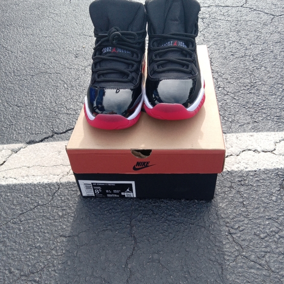 Air Jordan 11 Retro,  Playoffs - Picture 5 of 5